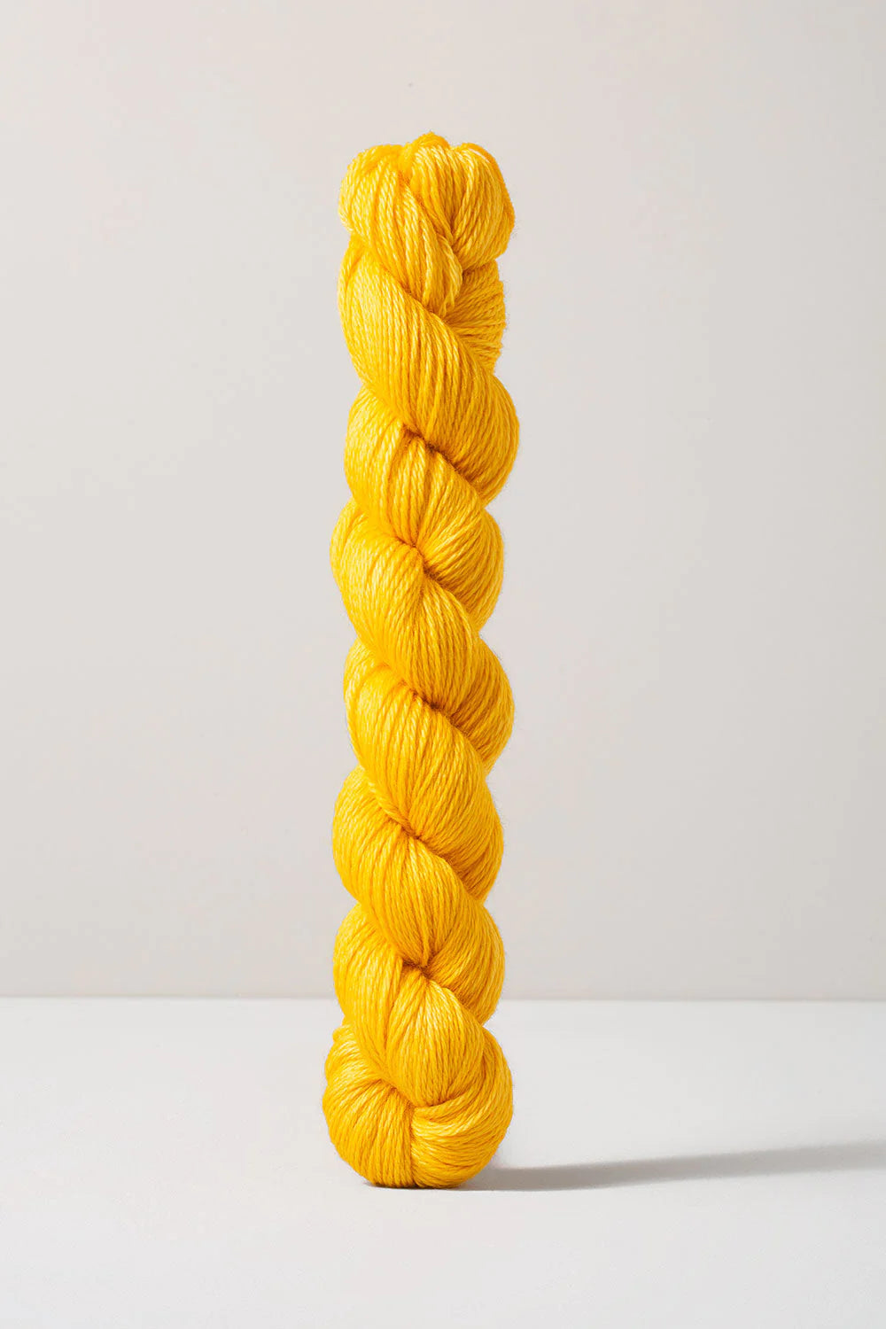 Urth Yarns Collection 16 Fingering — Y 10