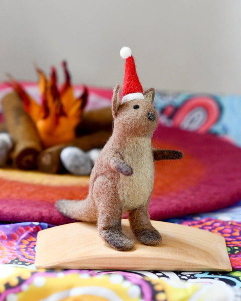 FELT AUSTRALIAN KANGAROO CHRISTMAS ORNAMENT