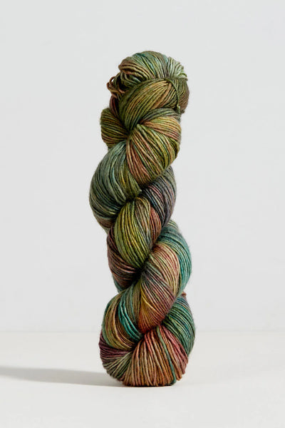 Urth Yarns - GUSTO WOOL  Olio | 2305