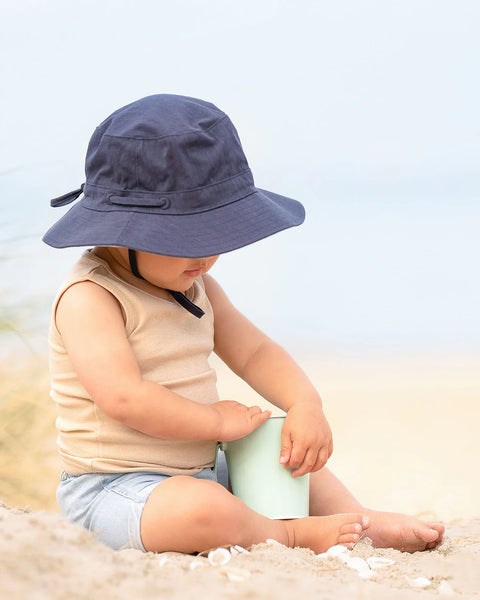 Toshi Sunhat / Olly Ink